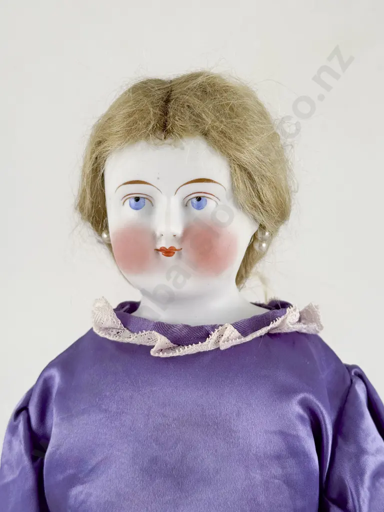 German Parian Ware Shoulder Plate Doll Image 1++
