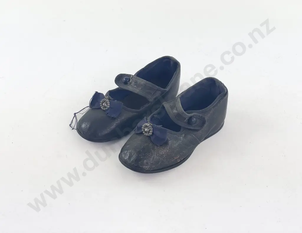 Pair Late Victorian Young Child Leather Single Button Shoes Image 1++