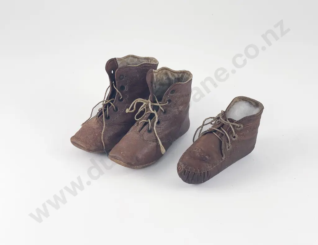 Pair Late Victorian Infant/Doll Leather High Top Lace Up Shoes and odd Image 1++