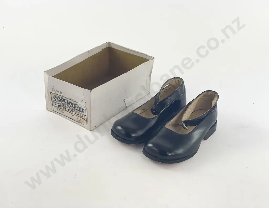 C1930's Original Boxed Young Child Black Leather Single Strap Button Shoes Image 1++