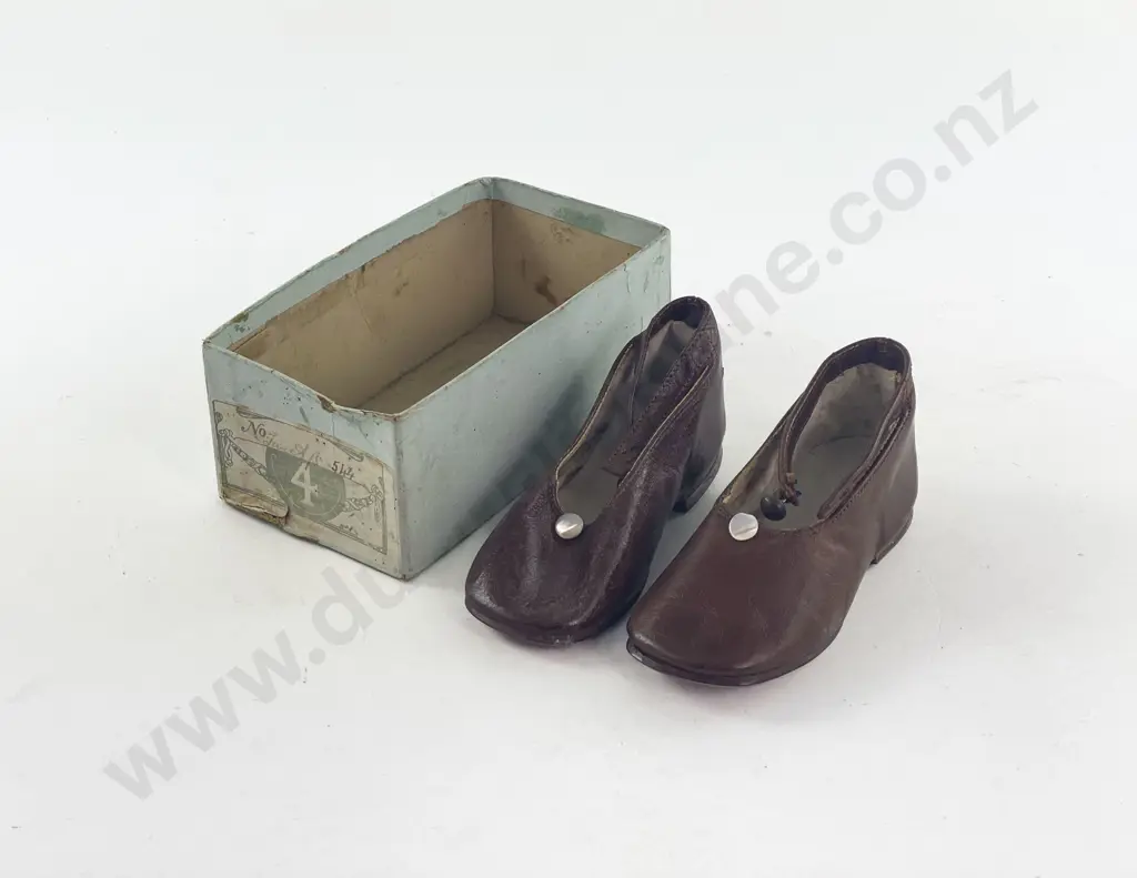 Pair Late Victorian Young Child Leather Single Strap Button Shoes Image 1++