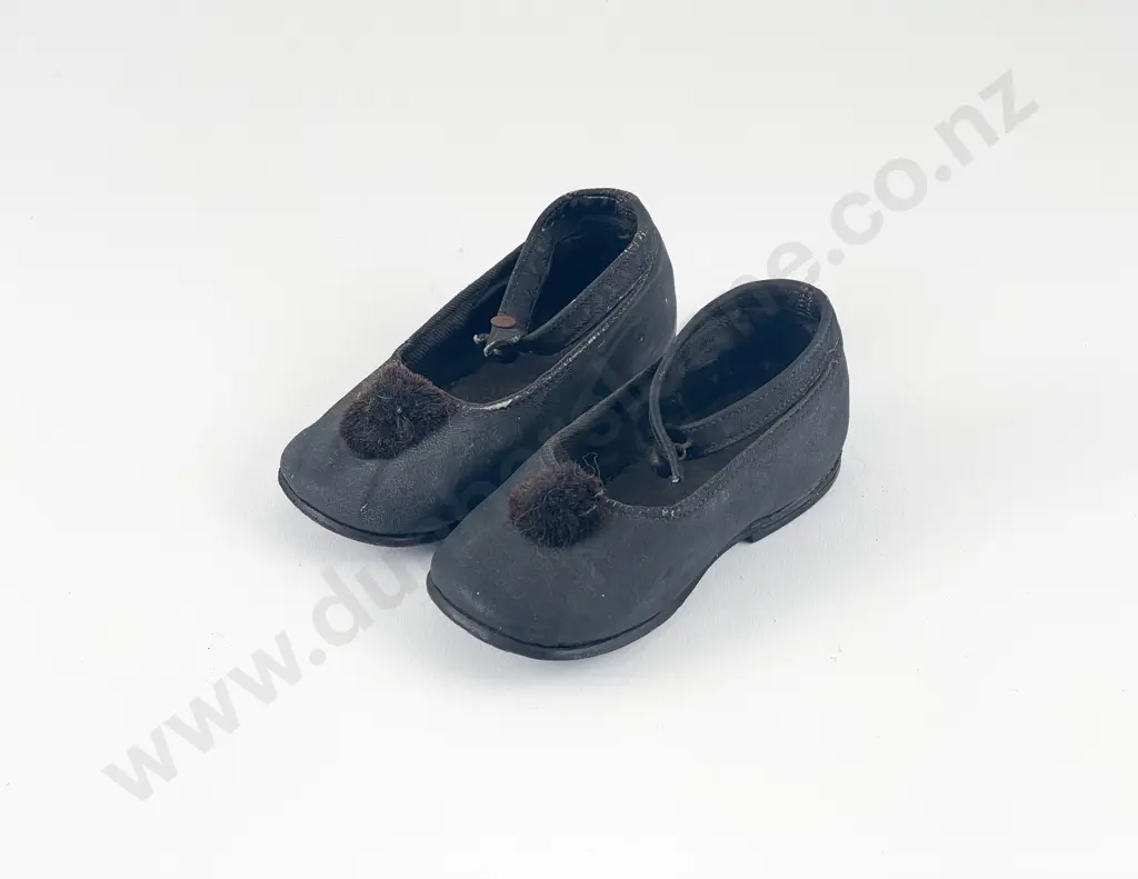 Pair Late Victorian 'Nimco' Young Child Leather Single Strap Button Shoes Image 1++