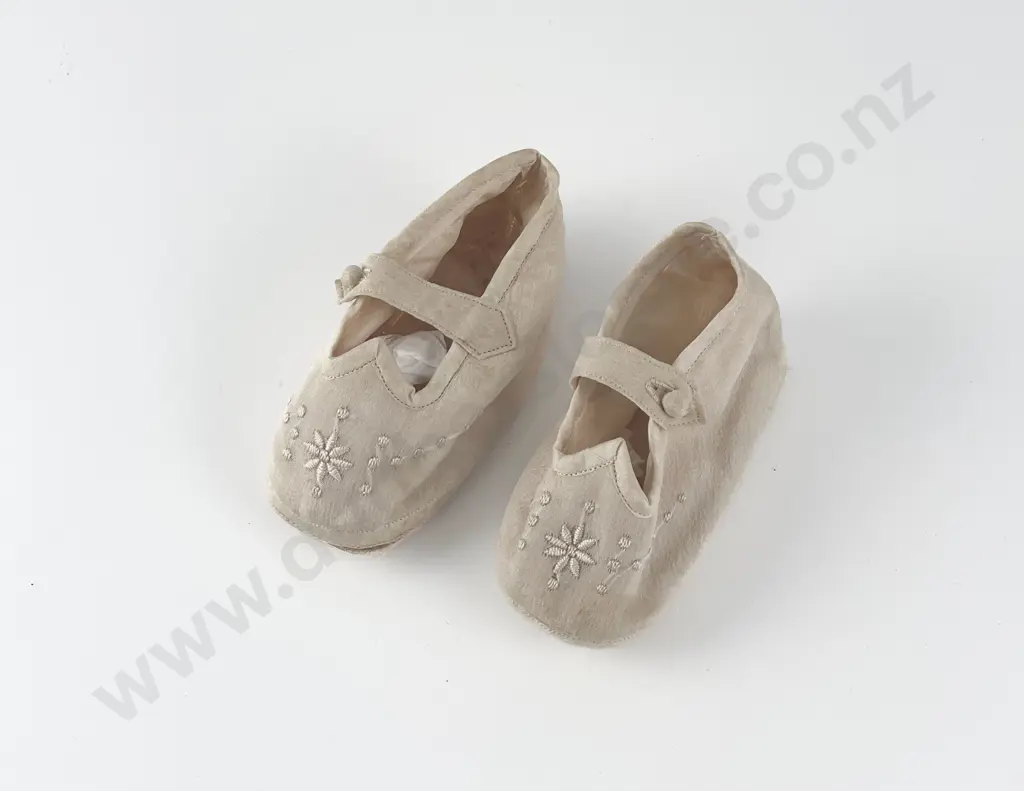 Pair Vintage Made in Japan Silk Baby Slippers Image 1++
