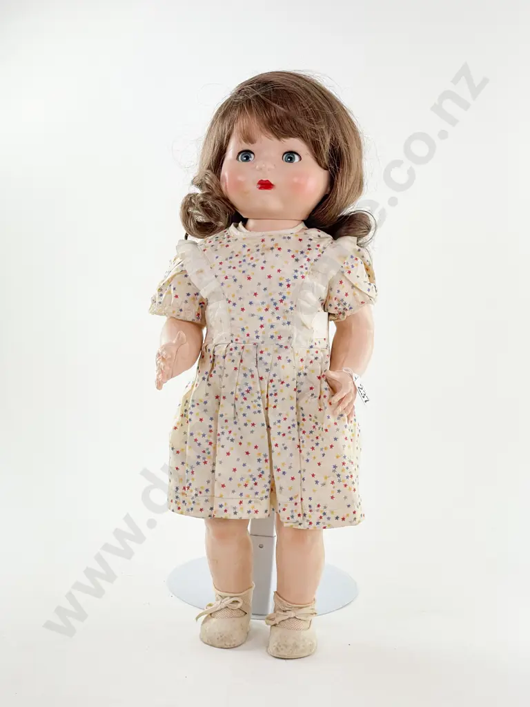 NZ Pedigree Walkie Talkie Hard Plastic Doll Image 1++