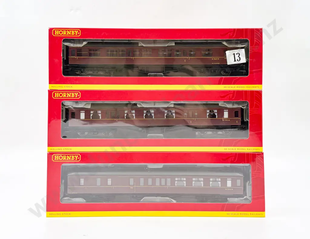 Hornby Boxed R4413 R4412 R4411 BR Hawksworth Coaches Image 1++