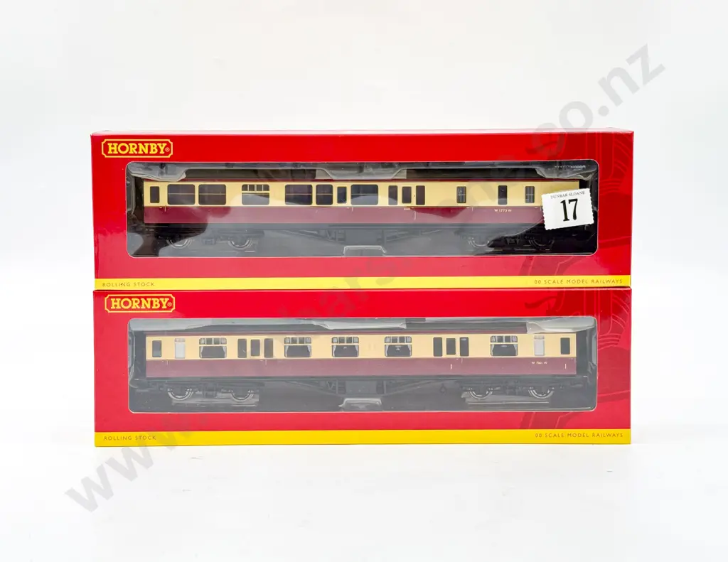 Hornby Boxed R4406 R4407A BR Hawksworth Coaches Image 1++