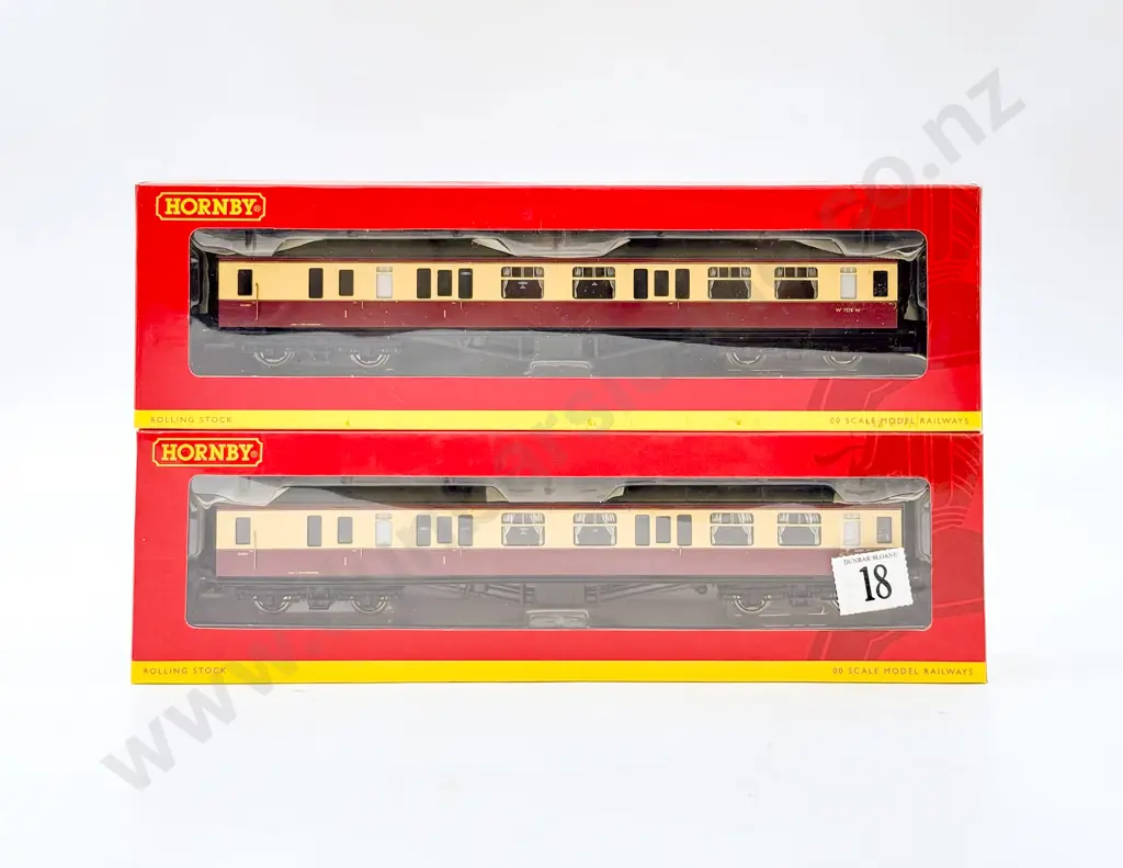 Hornby Boxed R4408 R4408A BR Hawksworth Coaches Image 1++