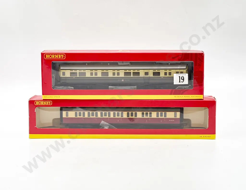 Hornby (Wrong Boxed) R4831 GWR Autocoach'190' and R4242 ExGWR Coach Image 1++