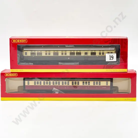 Hornby (Wrong Boxed) R4831 GWR Autocoach'190' and R4242 ExGWR Coach