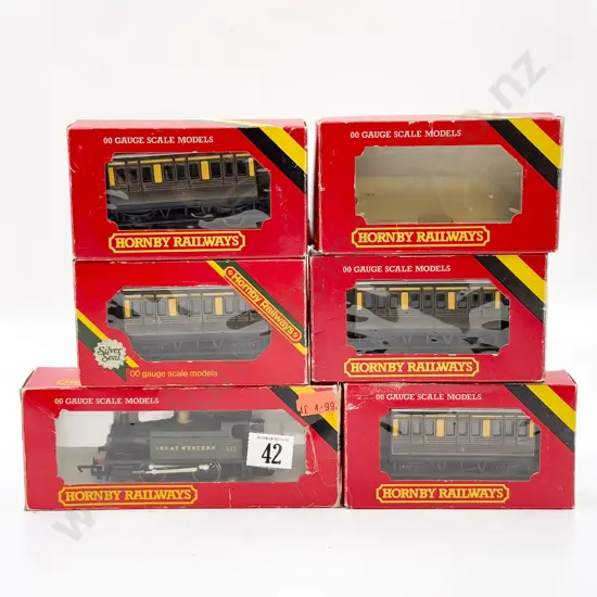 Hornby Railways Boxed R077 GWR 0-4-0 Loco & R213 x3 R018 GWR 4-Wheel Coaches and Brake