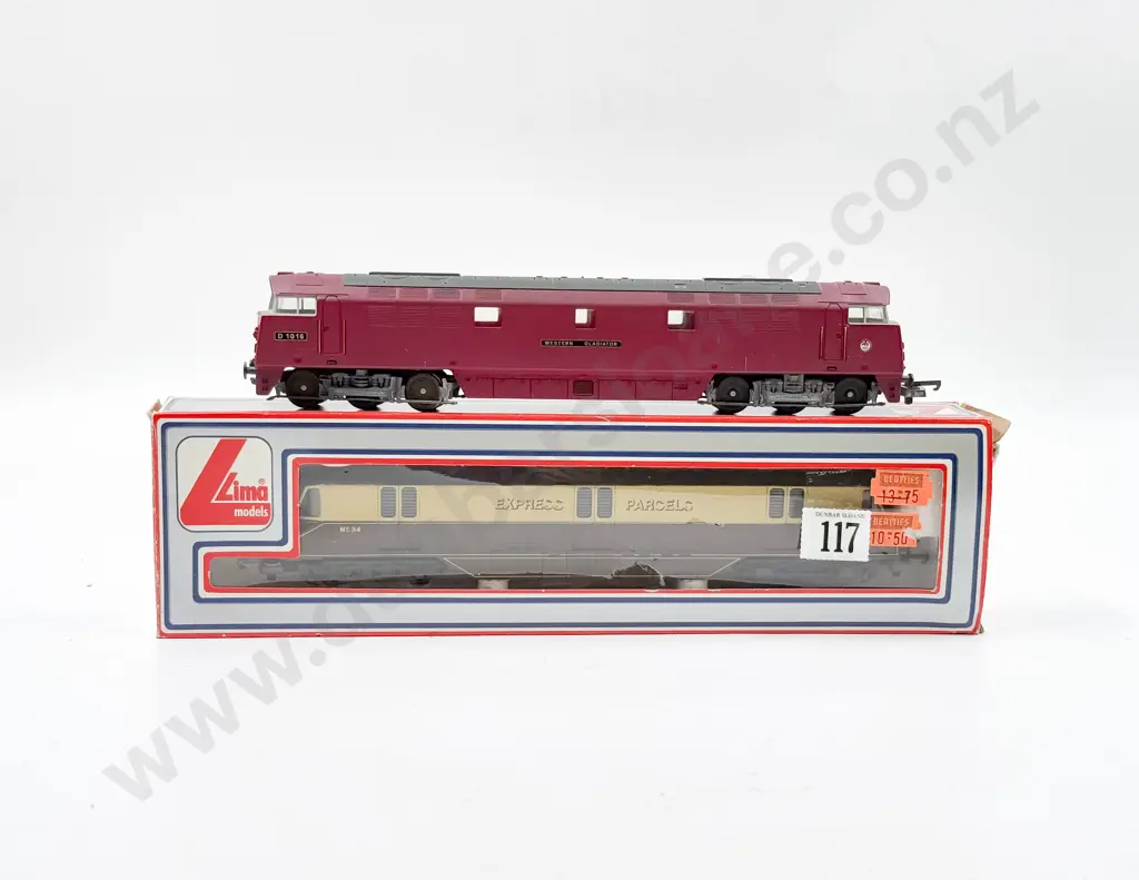 Lima Boxed Bo-Bo No 34 GWR Express Parcels Railcar and unboxed Co-Co D1016 Loco Image 1++