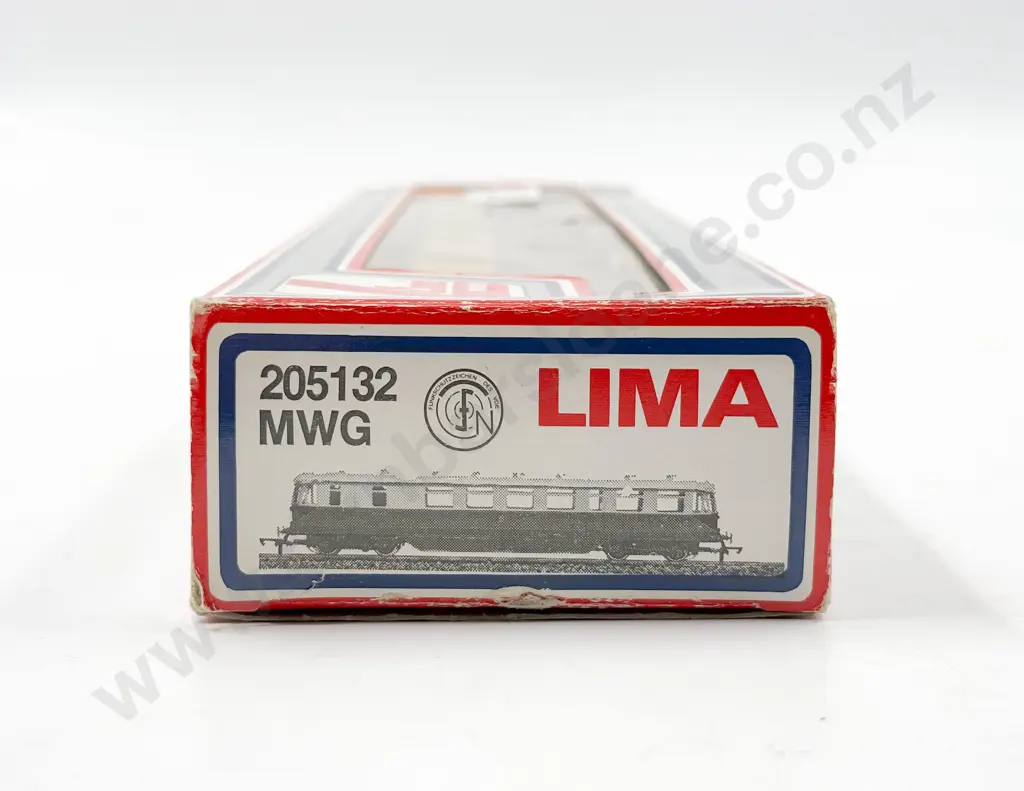 Lima Boxed Bo-Bo No 34 GWR Express Parcels Railcar and unboxed Co-Co D1016 Loco Image 1++