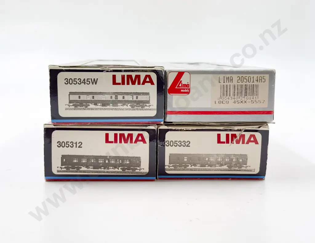 Lima Boxed Steam 2-6-2T 5557 BR with Three Passenger Cars Image 1++