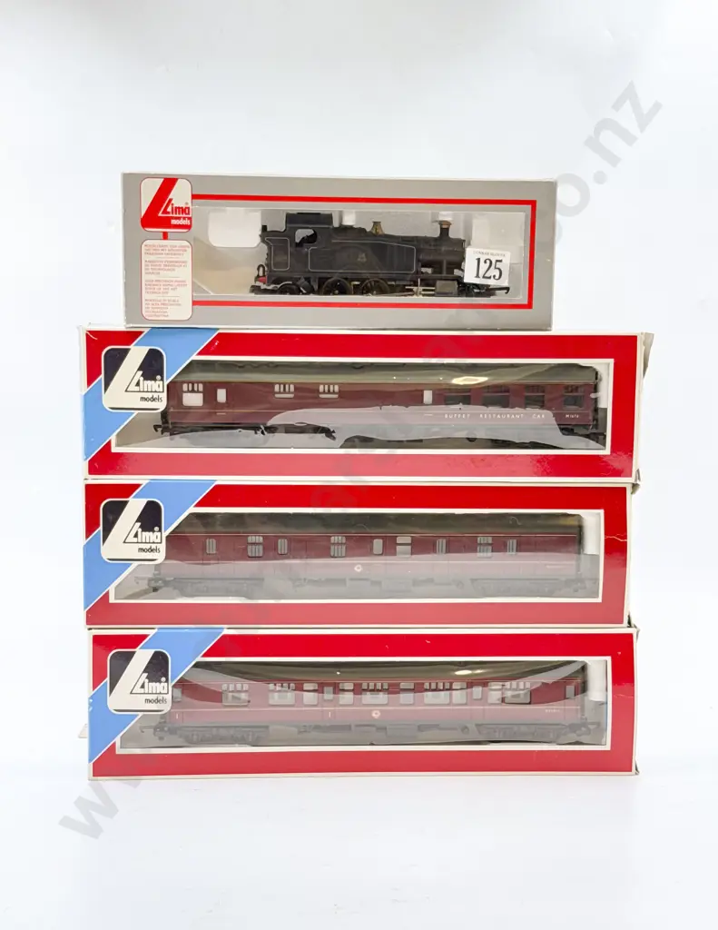 Lima Boxed Steam 2-6-2T 5557 BR with Three Passenger Cars Image 1++