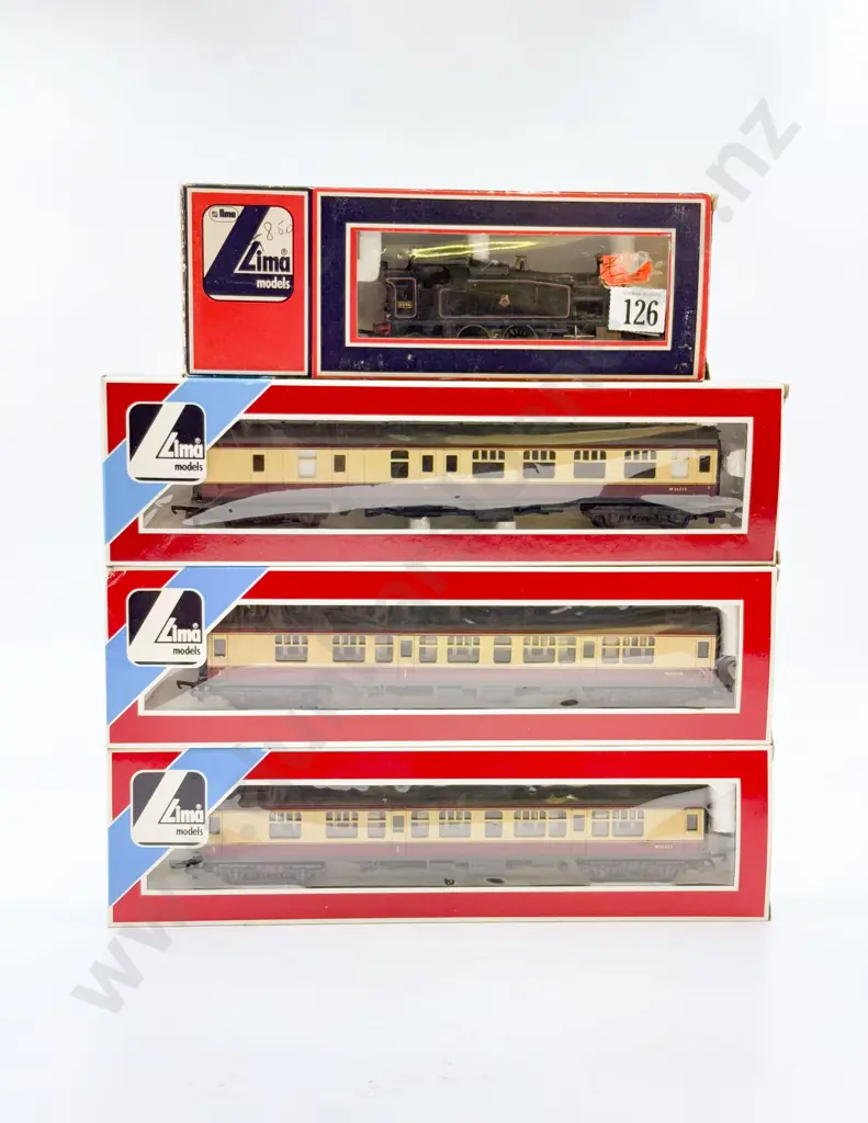 Lima Boxed Steam 2-6-2T 5574 BR with Three Passenger Cars Image 1++