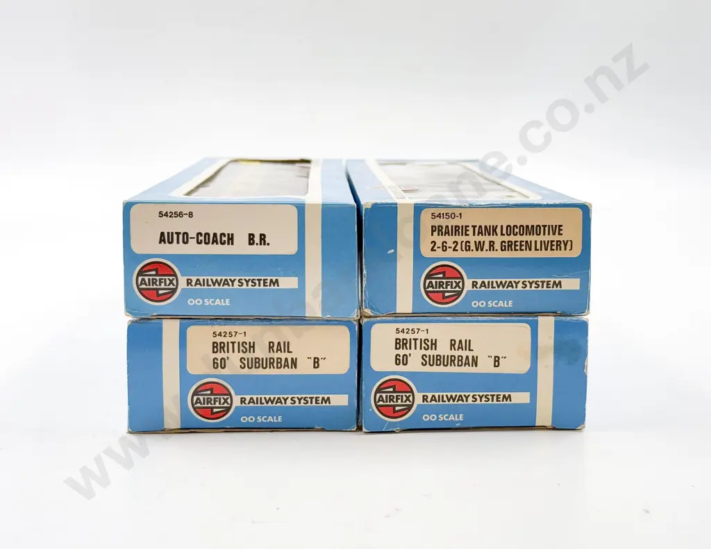 Airfix Boxed Prairie Tank Locomotive 2-6-2 GWR 6110 with three GW Coaches Image 1++