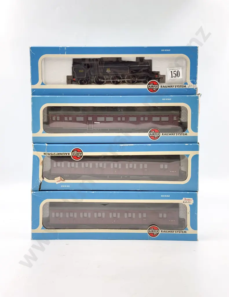 Airfix Boxed Prairie Tank Locomotive 2-6-2 BR Black 6167 with Three Coaches Image 1++