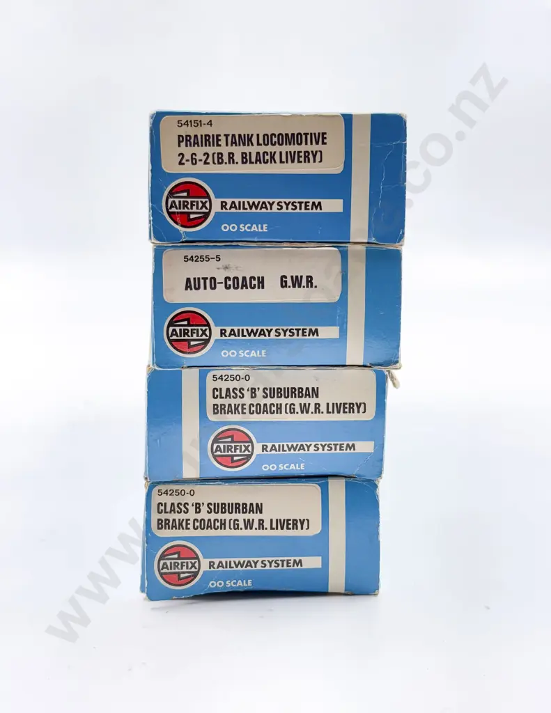 Airfix Boxed Prairie Tank Locomotive 2-6-2 BR Black 6167 with Three Coaches Image 1++