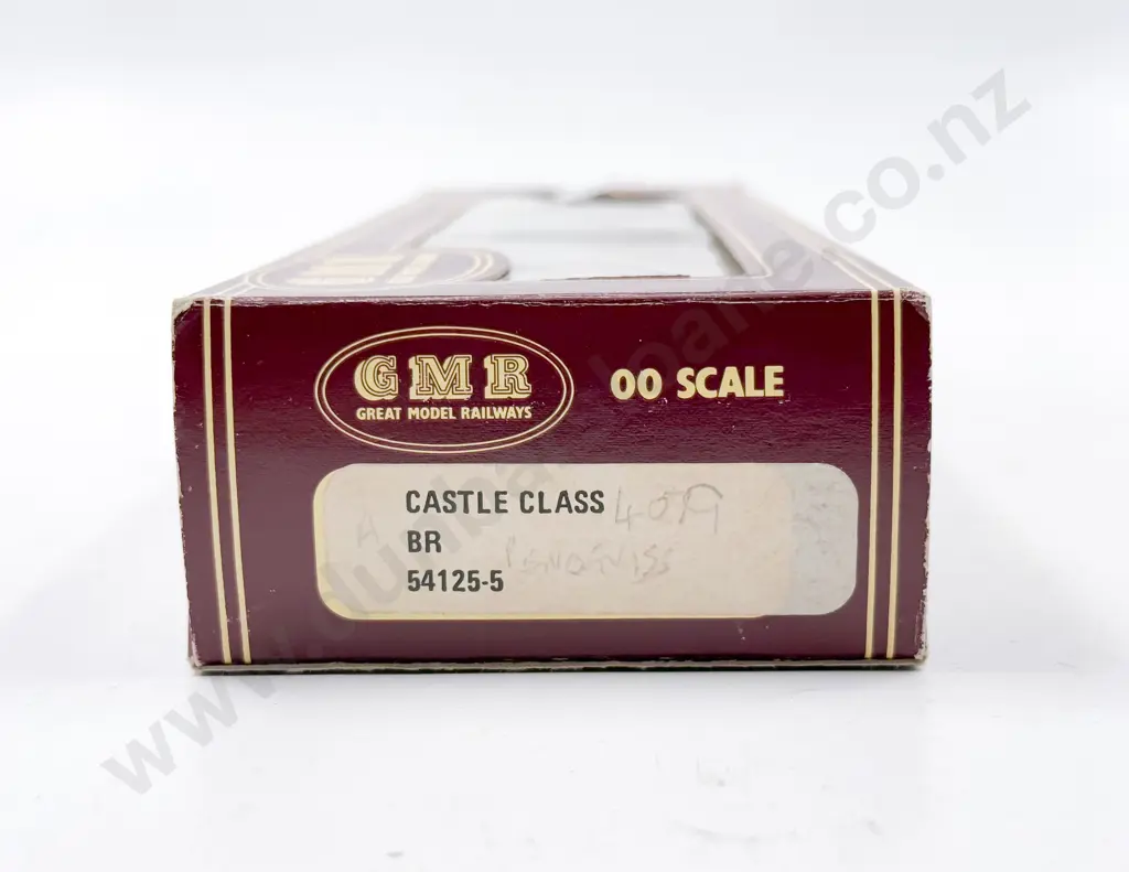 Airfix/GMR Boxed Castle Class 4-6-0 Loco 4079 Fendennis BR Image 1++