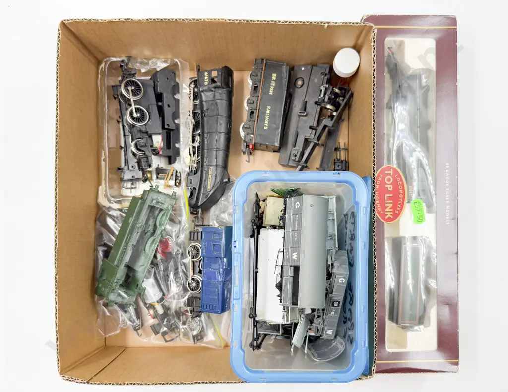 Qty Various Locomotive Bodies only with engines and parts Image 1++