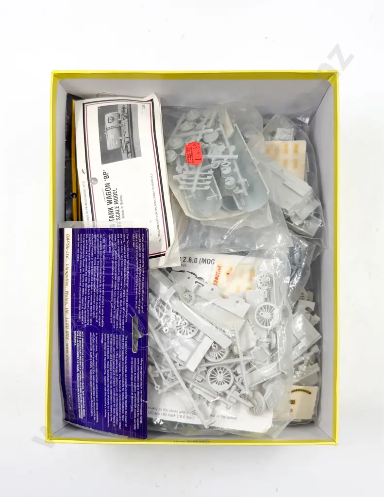 Dapol Kit Set Locomotive and Rolling Stock Packets (7) Image 1++