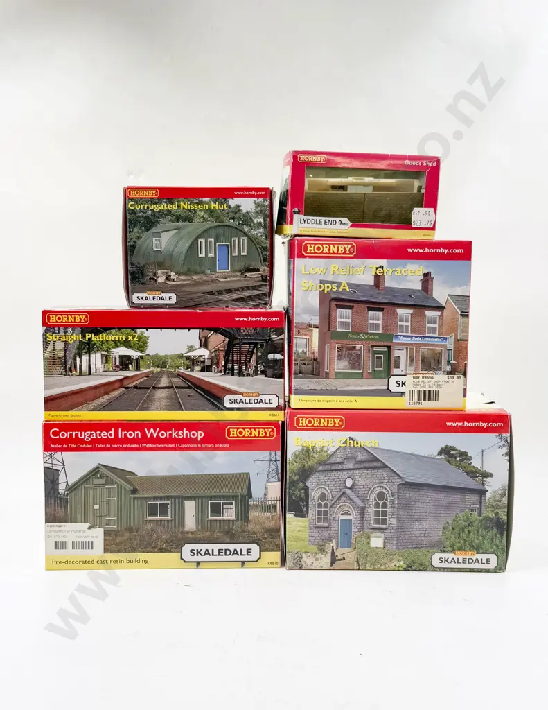 Hornby Lineside Display Models Image 1++