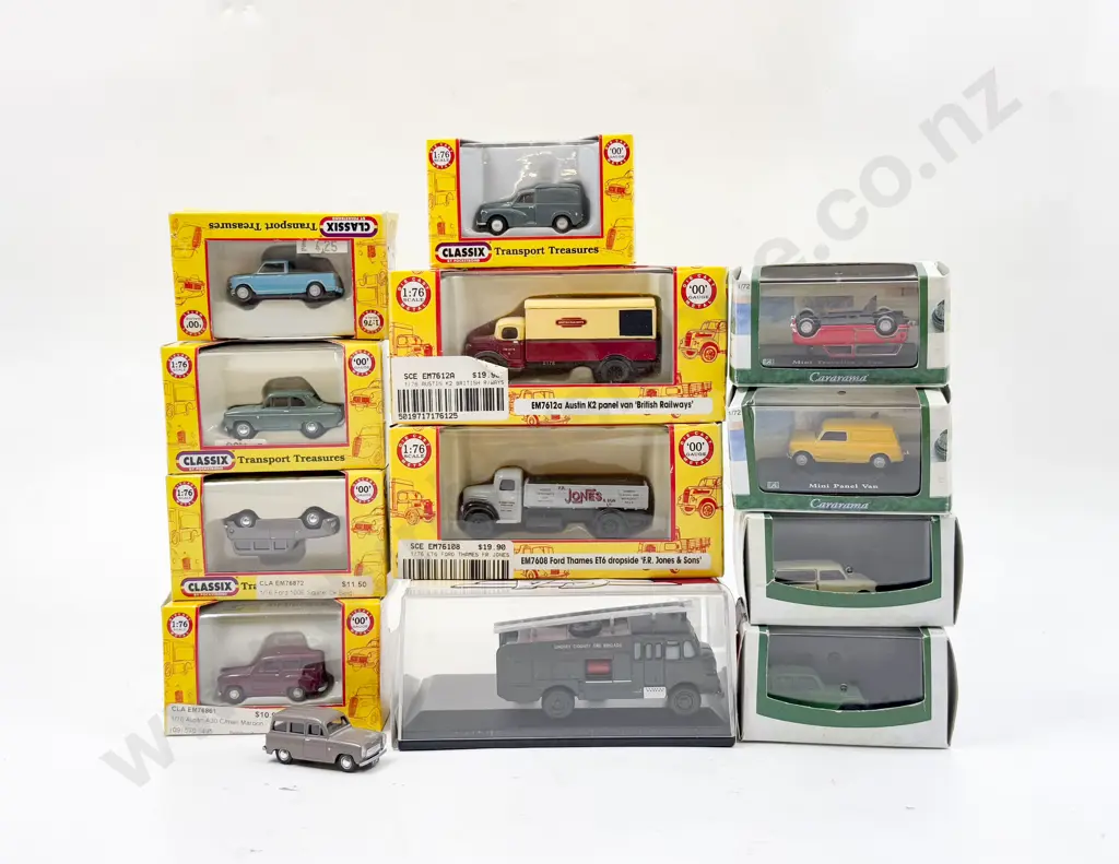 Classix and Other Manufacture 12 Boxed 1/76 Scale Railway Road Side Vehicles Image 1++