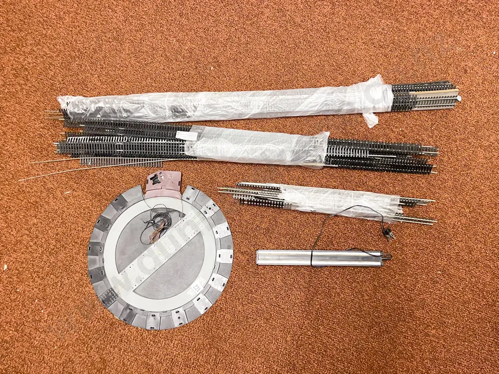 Mixed Manufacture Qty Long Track Lengths with Turnable Image 1++