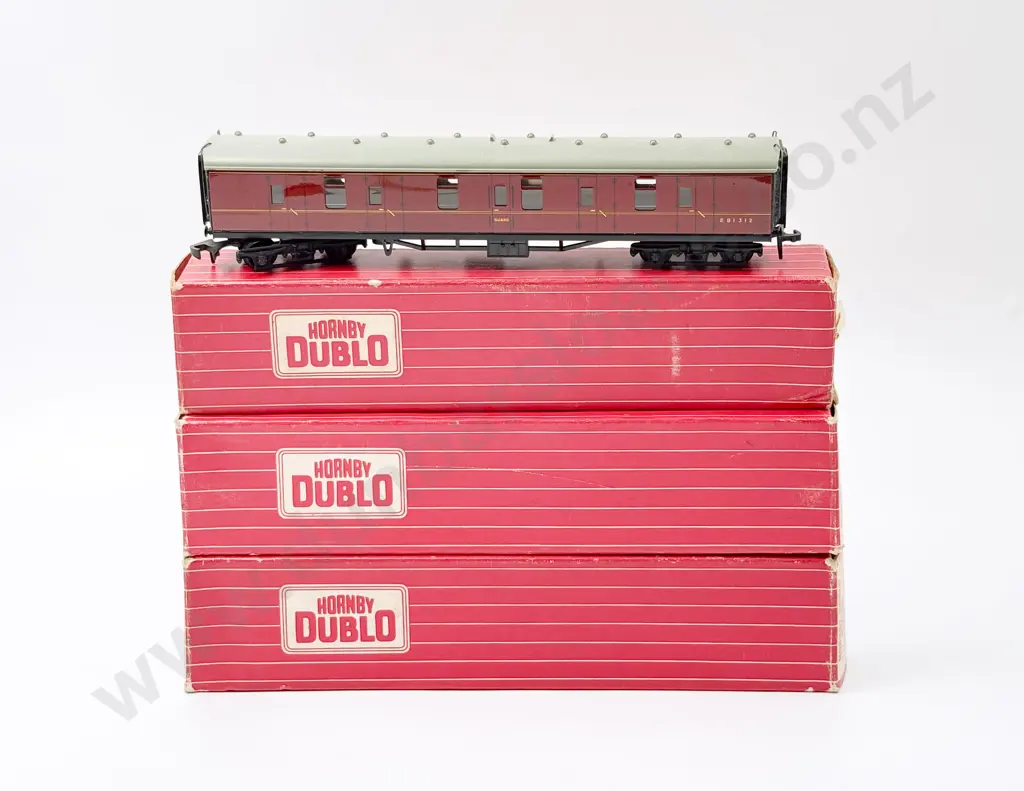 Hornby Dublo Boxed 4075 4052 4212 BR Corridor Coaches Image 1++