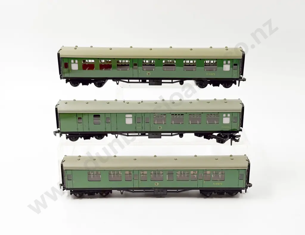 Hornby Dublo Three Boxed 4054 x2 4055 Southern Railways Passenger Coaches Image 1++
