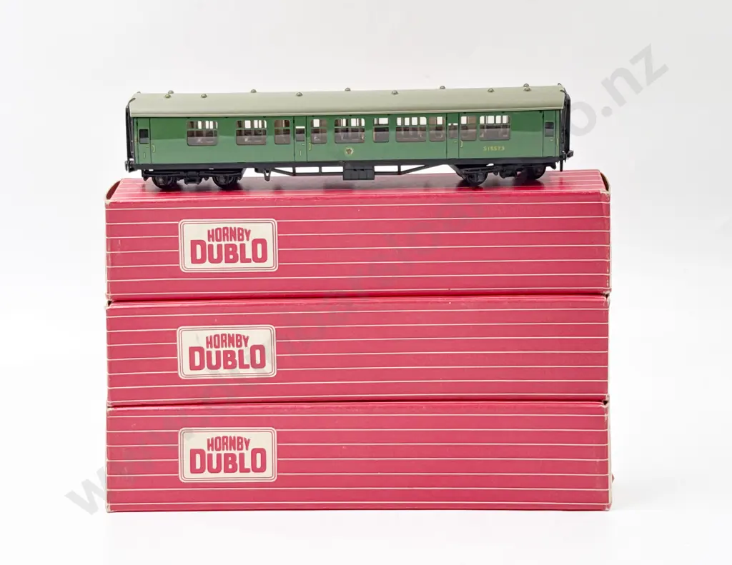 Hornby Dublo Three Boxed 4054 x2 4055 Southern Railways Passenger Coaches Image 1++