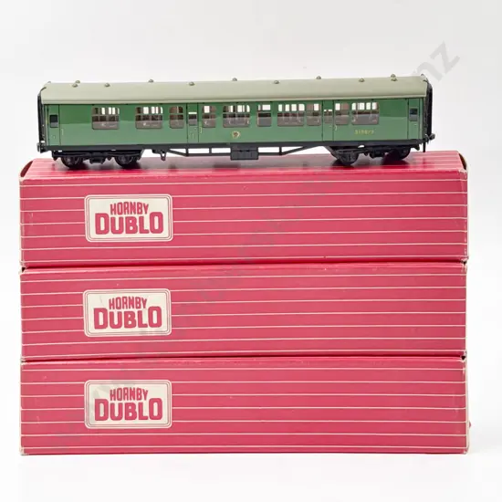Hornby Dublo Three Boxed 4054 x2 4055 Southern Railways Passenger Coaches