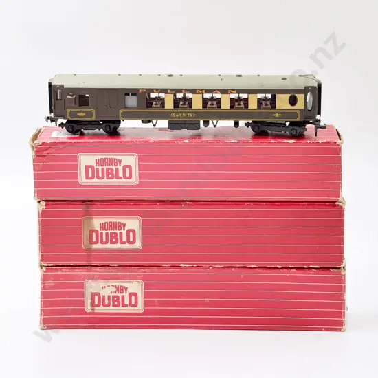 Hornby Dublo Three Boxed 4036 4036 4037 Pullman Coaches