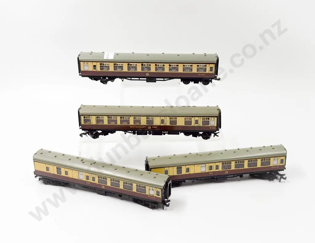Hornby Dublo Four Western Rail Passenger Coaches Image 1++