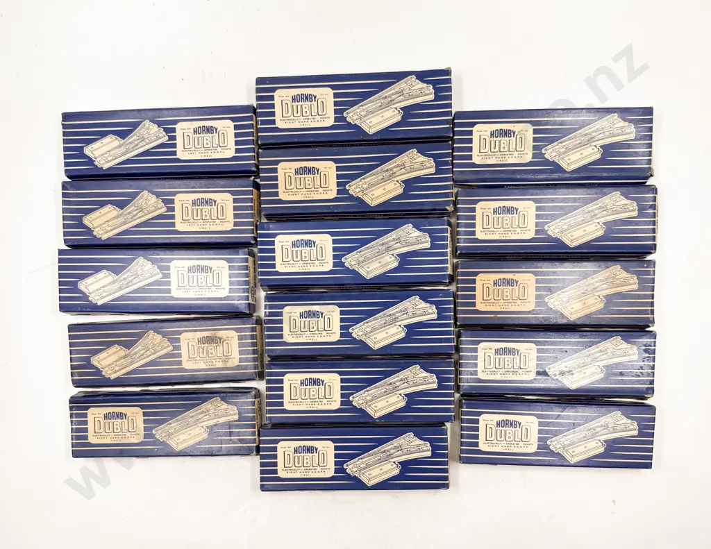 Hornby Dublo Boxed 3732 Electrically Operated Points Left Hand x4 3731 Right Hand x12 Image 1++