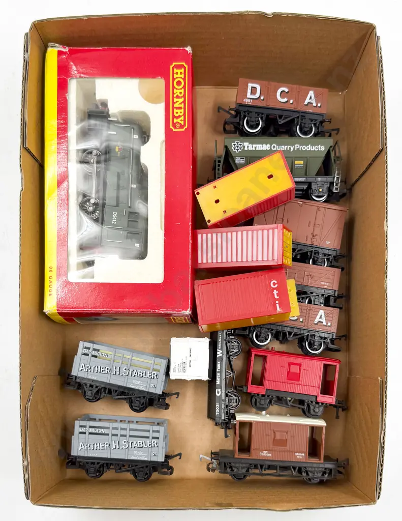 Hornby Boxed R2188 BR 0-4-4 Diesel Shunter and unboxed Eleven Rolling Stock Wagons Image 1++