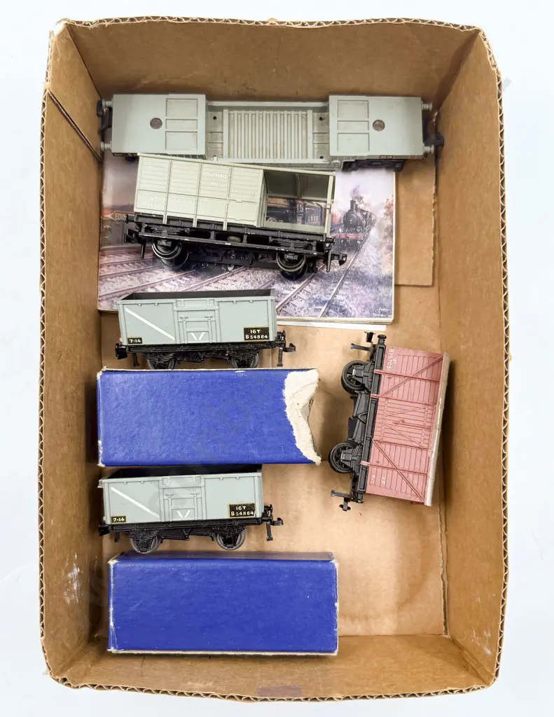 Hornby Dublo Six Rolling Stock Wagons Image 1++