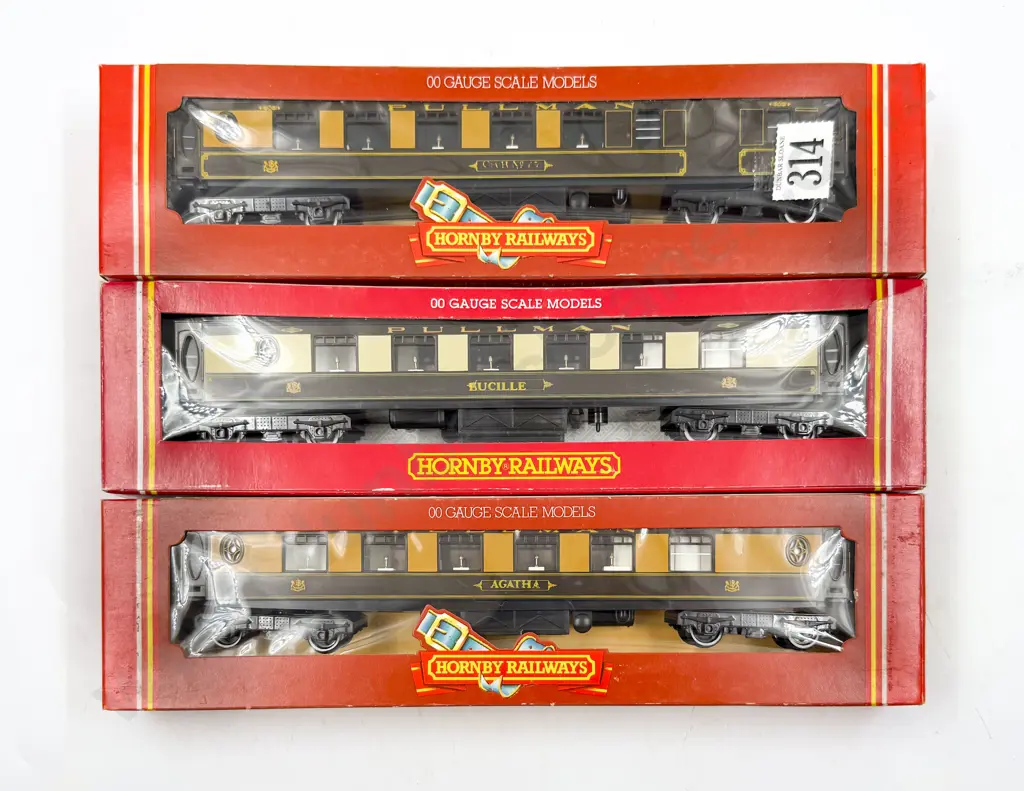 Hornby Railways Boxed Three Pullman Coaches Lucille Agatha and Car No77 Image 1++