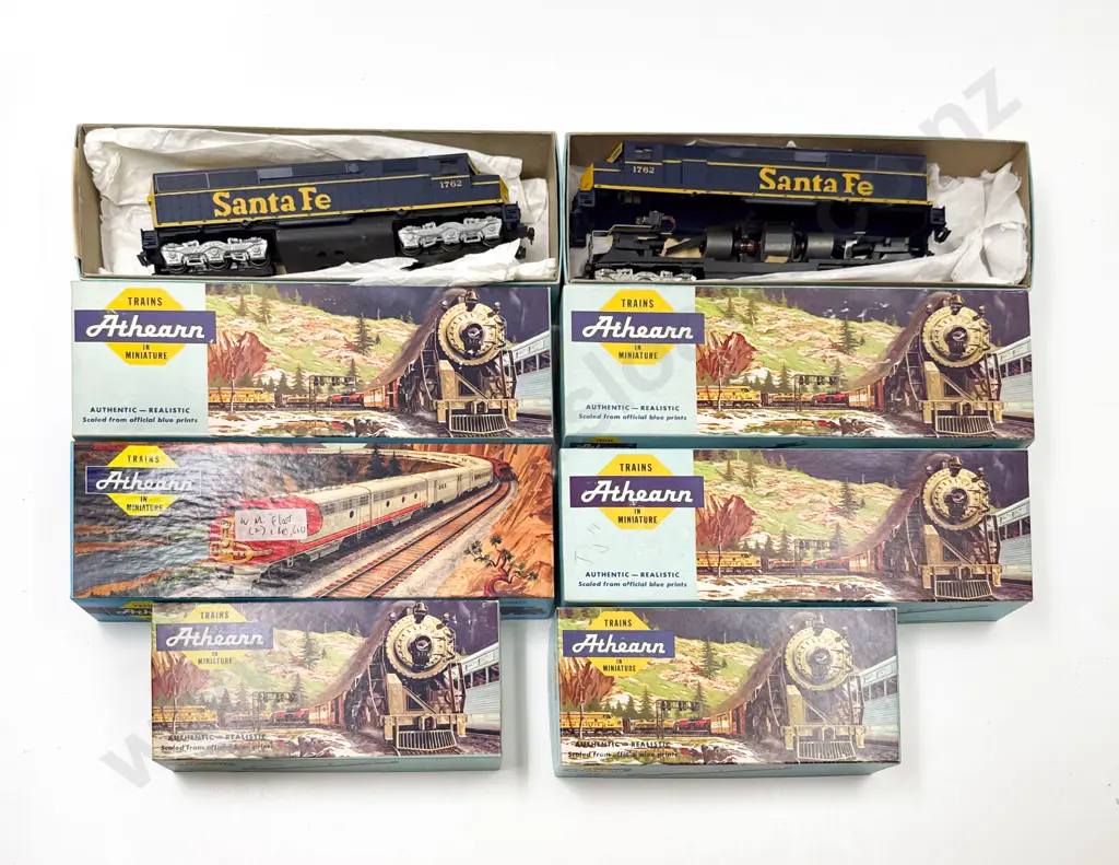 Athearn Two Co-Co B&O Diesel Locomotives with Eight Boxed Completed Rolling Stock Wagons Image 1++
