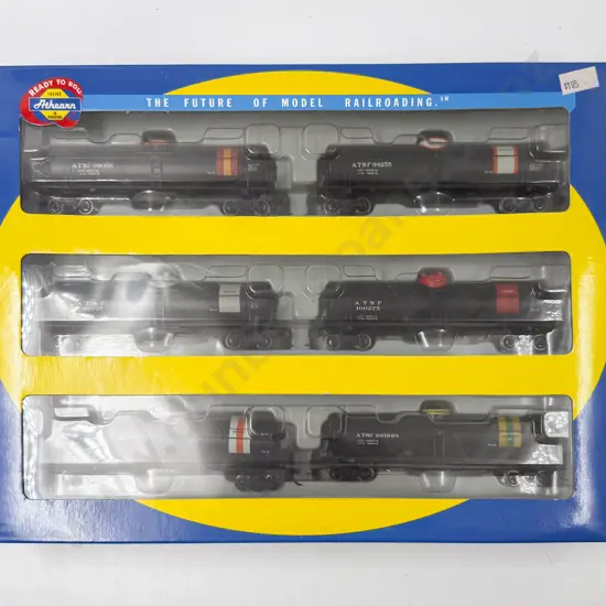 Athearn Boxed As New Santa Fe Single Dome Tank Cars x6 and Two Chessie Box Cars