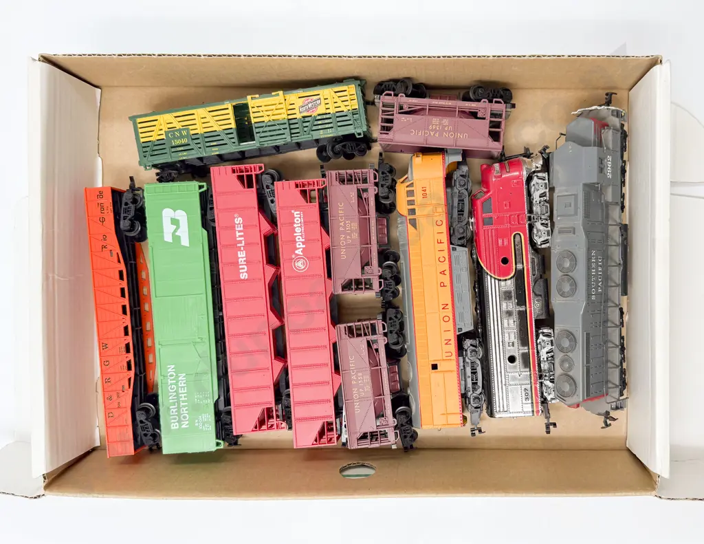 Mixed Manufacture and Unboxed Two America Lines Diesel Locos Dummy and Eight Rolling Stock Wagons Image 1++