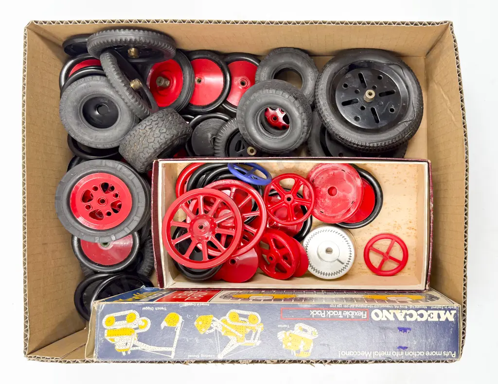Meccano Qty Various Vehicle Rubber Wheels and Fittings with Flexible Track Pack Image 1++