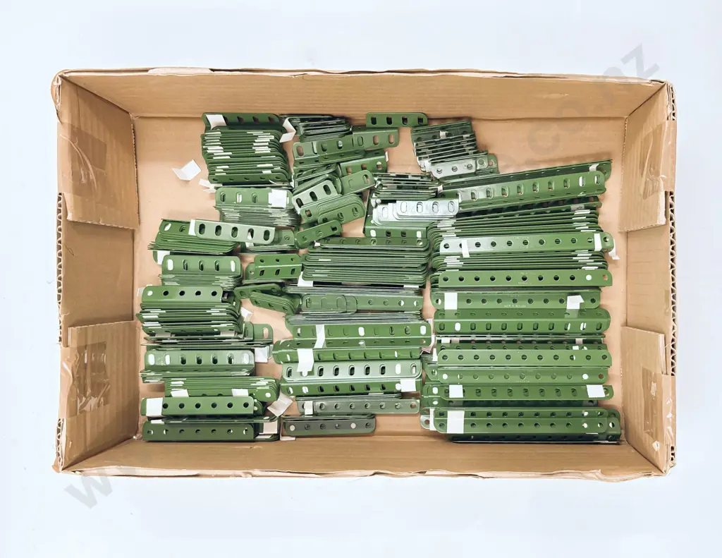 Meccano Qty Restored Green Angle Plates 47cm to 38mm (11kgs) Image 1++
