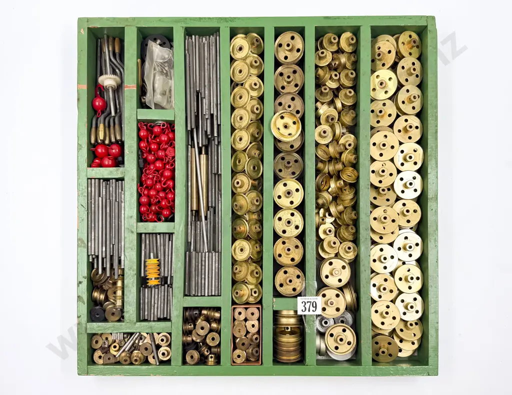 Meccano Pulleys Wheels Crane Hooks and Axle Rods (10.5kgs) Image 1++