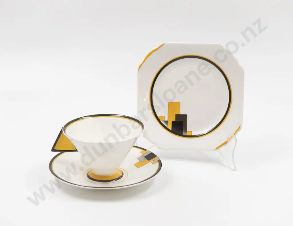 Shelley Art Deco Tea Cup Saucer Plate with Triangular Handle Image 1++