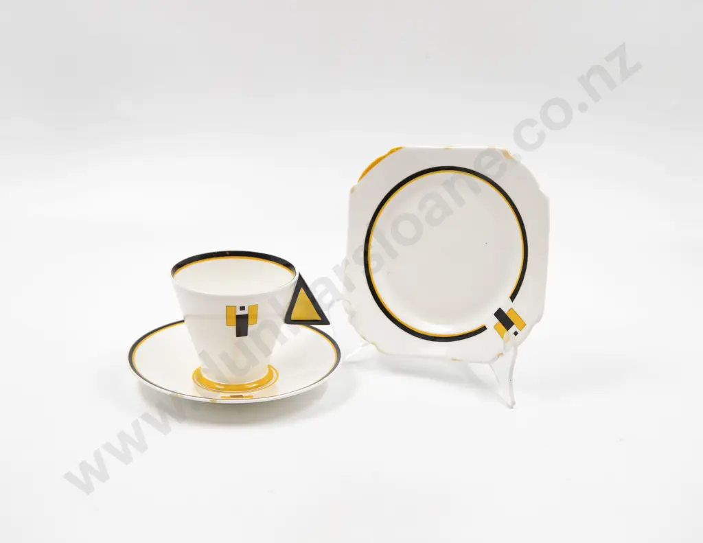 Shelley Art Deco Tea Cup Saucer Plate with Triangular Handle Image 1++