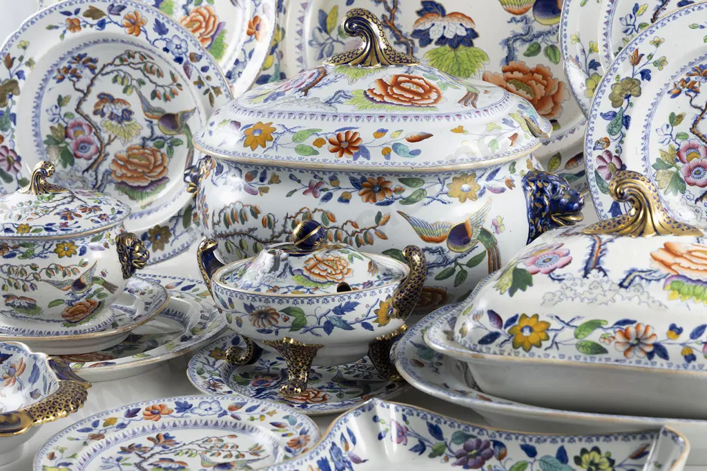 Mid C19th English Davenport Ironstone China Dinner Ware Image 1++