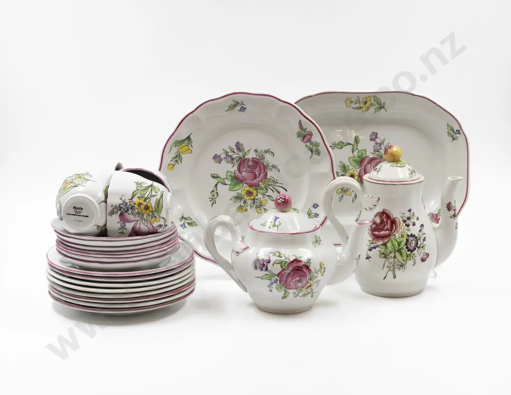 Copeland Spode "Marlborough" Pattern Dinner Service Image 1++