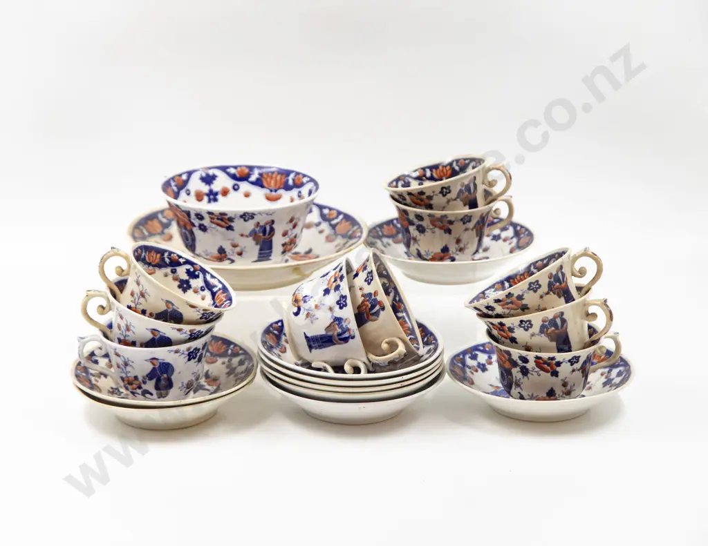 Early Victorian Japanais Pattern Tea Cup & Saucers Image 1++