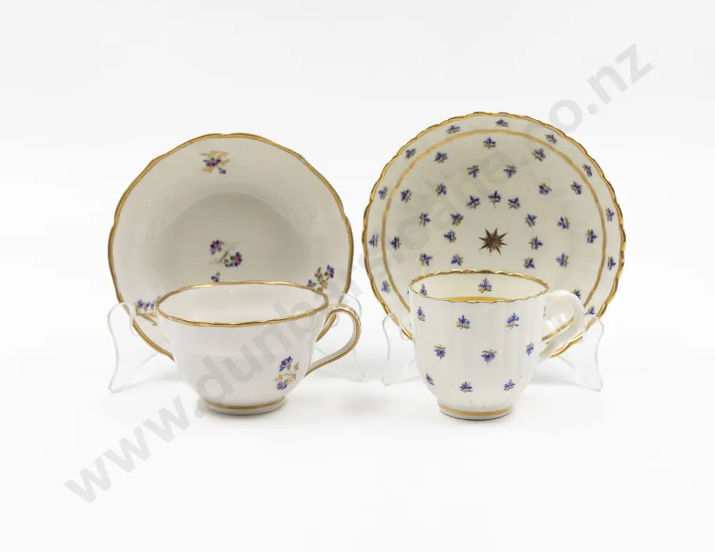 Two Early C19th Tea Cup & Saucers Image 1++